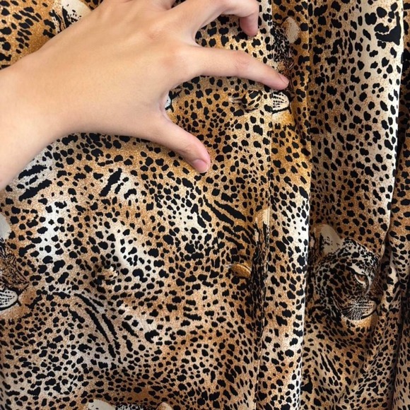 80s Vintage Silk Leopard Print Button Down Formal Collared Blouse - Medium-Large - Picture 5 of 7